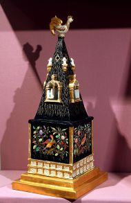 Ночник в форме башенки с флюгером-петушком. Завод Гарднера. 1850-1860 г. По мотивам сказки А.С. Пушкина Ночник в форме башенки с флюгером-петушком. Завод Гарднера. 1850-1860 г. По мотивам сказки А.С. Пушкина